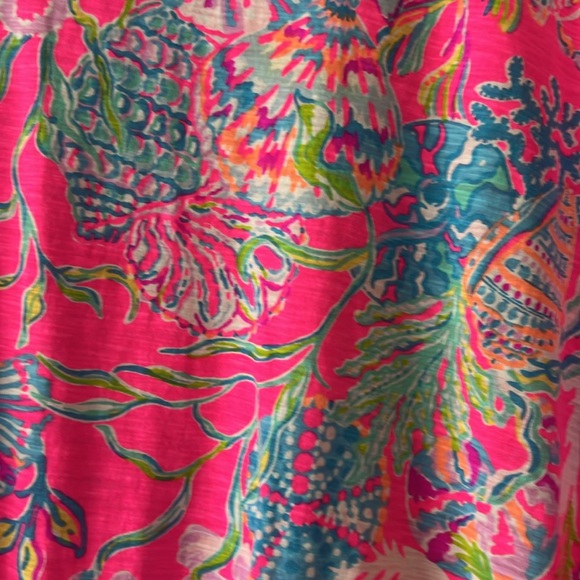 Lilly Pulitzer t shirt - Picture 3 of 3